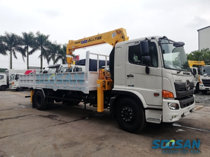 Xe tải gắn cẩu Soosan Hino